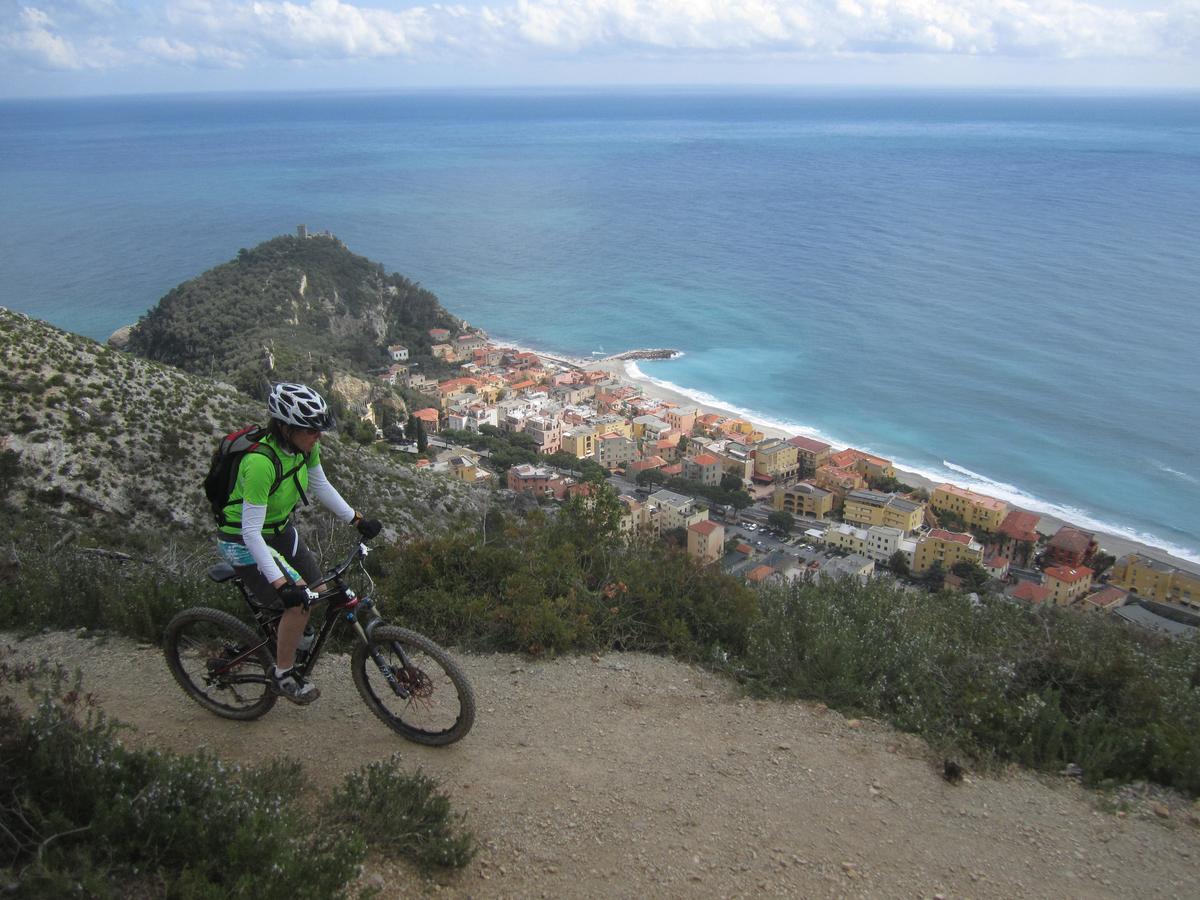 Hotel Rosita Finale Ligure Zewnętrze zdjęcie